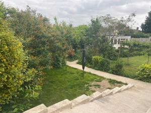 Detached Romantic Studio.