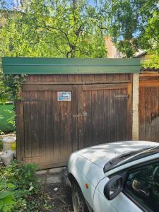 Central with Parking 3 Bedroom Apartment