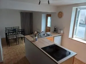 maison de ville proche de tout - Arpheuilles