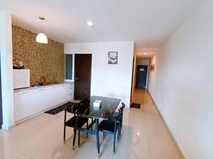 DMarina 1 HOMESTAY LUMUT MANJUNG