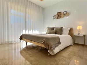 Two bedroom apartment moments from the Cristo beach Estepona