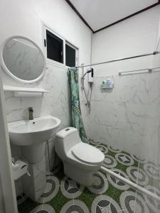 Spacious & Picturesque Retreat near National Park!