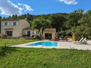 Villa calme avec piscine à Greoux - 弗尔东河畔维农