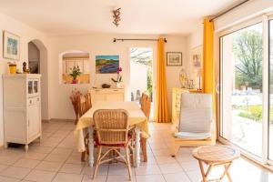 Villas Villa calme avec piscine a Greoux : photos des chambres