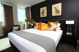 Springfield Lakes Boutique Hotel