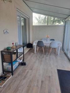 Appartements Jolie petite maison tout proche d avignon : photos des chambres