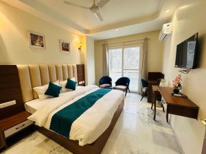 JP INN Near Ashram Chowk