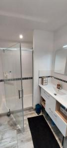 Villas Villa Garrigue - piscine, parking, maison entiere : photos des chambres