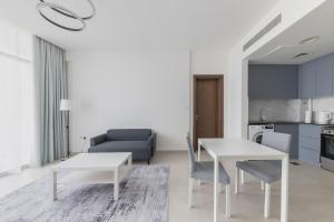 Splendid 1BR in Living Garden