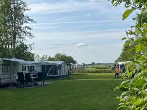 CAMPING PITCH with electricity bring you're OWN CARAVAN OR TENT - Weerwille