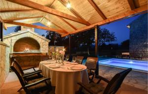 3 Bedroom Cozy Home In Hrvace