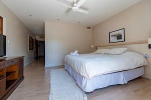 Stunning OASIS house, garden pool BEST AREA 600m2