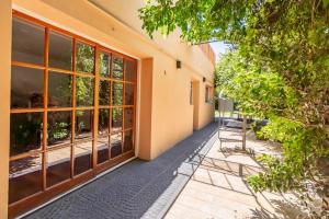 Stunning OASIS house, garden pool BEST AREA 600m2