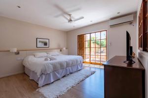 Stunning OASIS house, garden pool BEST AREA 600m2