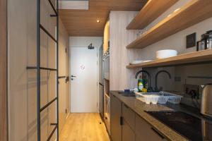 Comfy Studio - CoWorking - City Views