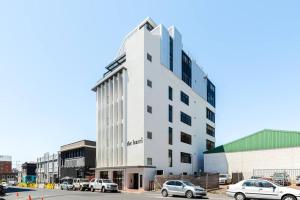 Comfy Studio - CoWorking - City Views