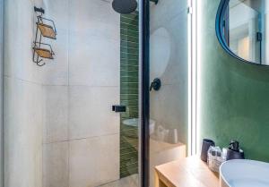 Comfy Studio - CoWorking - City Views