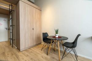 Modern Studio Apartment - CoWorking - City Views