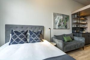 Modern Studio Apartment - CoWorking - City Views