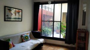 Casa céntrica con cochera y patio