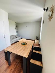 Appartements Logement 4 pers - Coeur de ville - calme - boite a cle arrivee autonome a partir de 16h00 depart 11h00 : photos des chambres