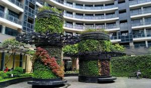 Condo in Makati with Fast WiFi, Free Pool, Netflix and Own Balcony