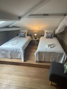 Maisons de vacances Gite La Chartreuse avec piscine : photos des chambres