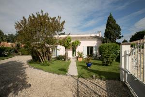 Proche de Bordeaux et Saint Emilion, maison au calme avec grand jardin