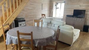 Appartements J4 Parking, Wifi Grand 2 Chambres 3 lits 2 a 4 pers, lit parapluie JACQUELINE : photos des chambres