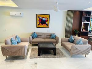 JP INN Near Ashram Chowk