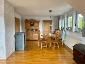 Moderne Ferienwohnung mit Sonnenbalkon in Fretter - Fretter