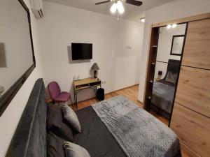 4 Colors Rooms, Cres