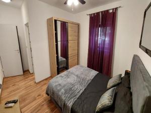 4 Colors Rooms, Cres