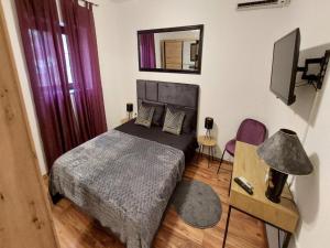 4 Colors Rooms, Cres