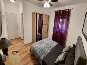 4 Colors Rooms, Cres