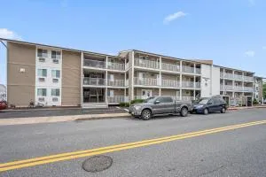 2 Bedroom Bayside Condo with Pool in OCMD - Devil Island