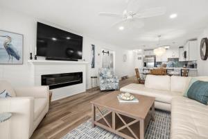 2 Bedroom Bayside Condo with Pool in OCMD