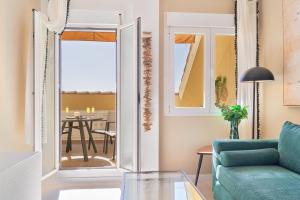 Perfect beach location with roof terrace