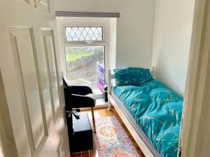 Single bed in a peaceful house in Morriston - Morriston