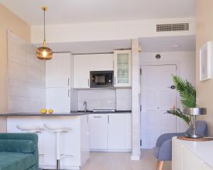 Perfect beach location with roof terrace