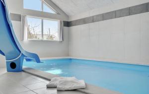 Lovely Home In Væggerløse With Sauna