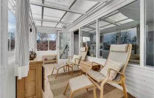 3 Bedroom Cozy Home In Farsø