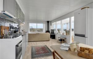 3 Bedroom Cozy Home In Farsø