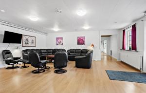 11 Bedroom Gorgeous Home In Hurup Thy