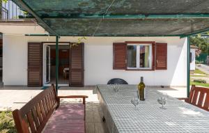 Stunning Apartment In Omisalj With Wifi 
