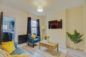 Entire 3 bed house in Gloucester