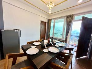Yepplo Service Apartments - DARJEELING - 4BHK with Private Kitchen - 24hrs Caretaker & Power Backup