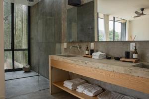 Hotel Cuatro Cuatros