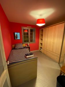 Maisons de vacances Maison 5 chambres proche du circuit des 24h du Mans Proche ARNAGE, : photos des chambres