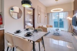 Stylish high floor apartment with Burj View
